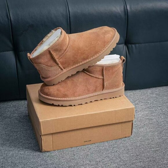 UGG Tan Platform Shoes - Picture 2 of 9